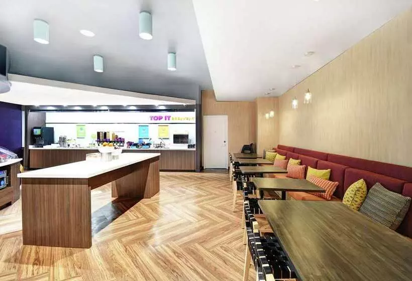 هتل Tru By Hilton Grand Rapids Airport