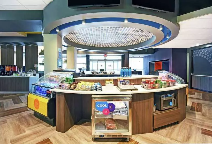 هتل Tru By Hilton Grand Rapids Airport