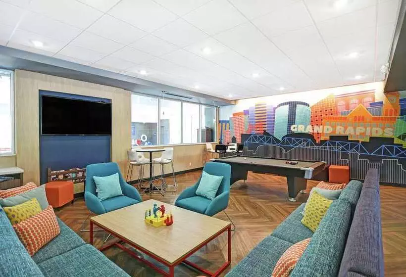 هتل Tru By Hilton Grand Rapids Airport