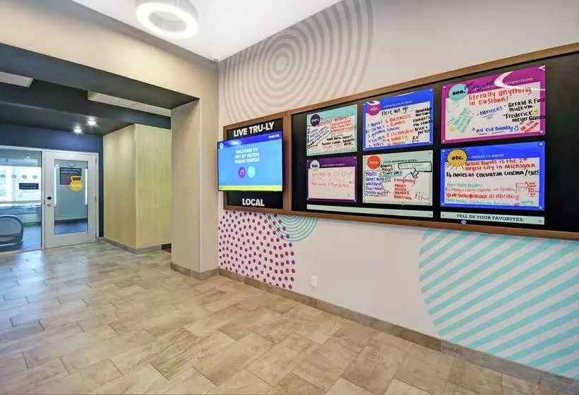 هتل Tru By Hilton Grand Rapids Airport