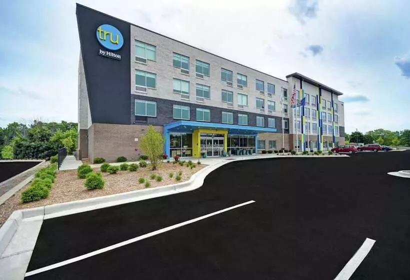 هتل Tru By Hilton Grand Rapids Airport