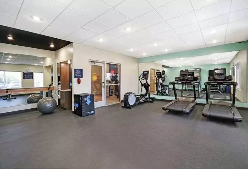 هتل Tru By Hilton Grand Rapids Airport