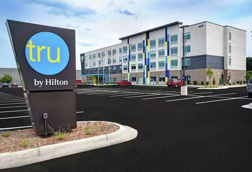هتل Tru By Hilton Grand Rapids Airport