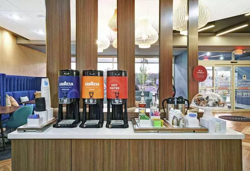هتل Tru By Hilton Grand Rapids Airport