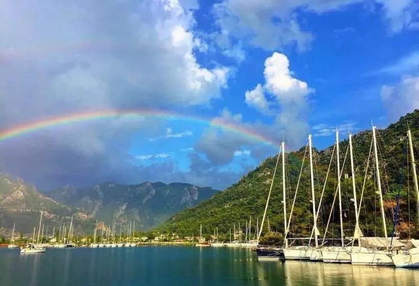 Palmiye Hotel & Marina