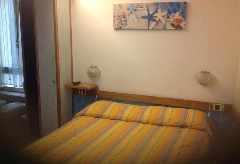 ペンション Affittacamere La Baia Di Lerici