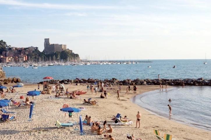 ペンション Affittacamere La Baia Di Lerici