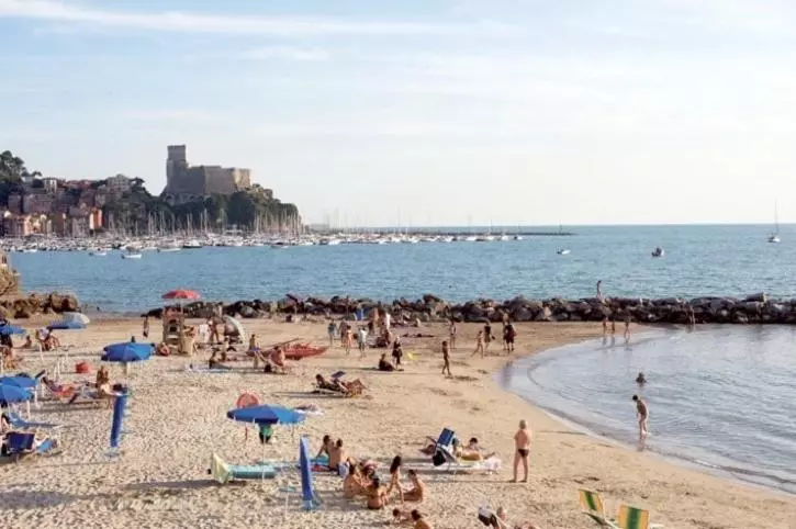 Majatalo Affittacamere La Baia Di Lerici