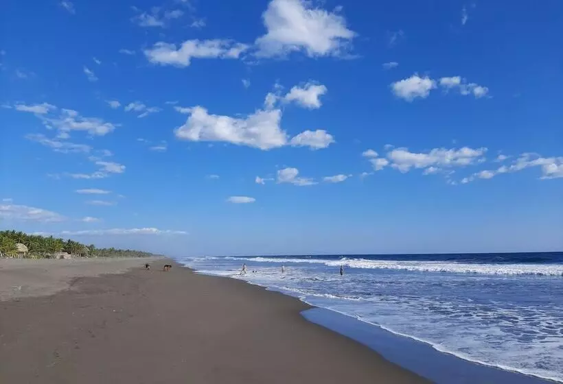 Majatalo Capricho Beach House