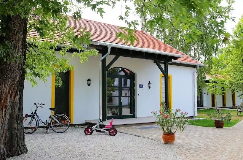 Lomakeskus Hubertus Hof Land