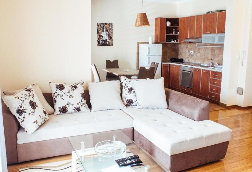 Roman Garden Apartment