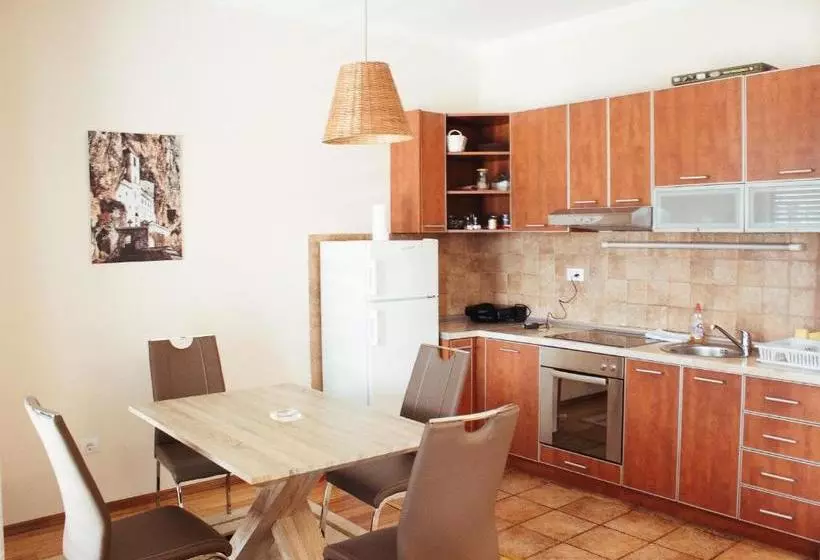 Roman Garden Apartment