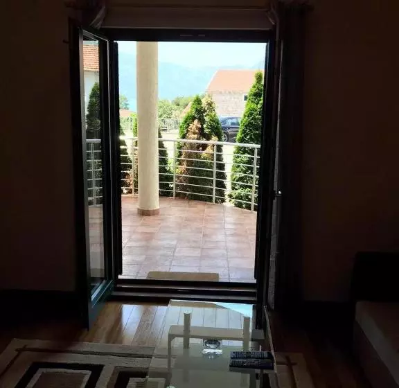 Roman Garden Apartment