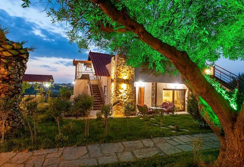 Villa Laskari With Sea View