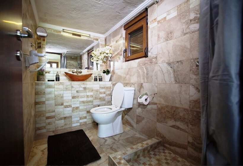 Villa Laskari With Sea View