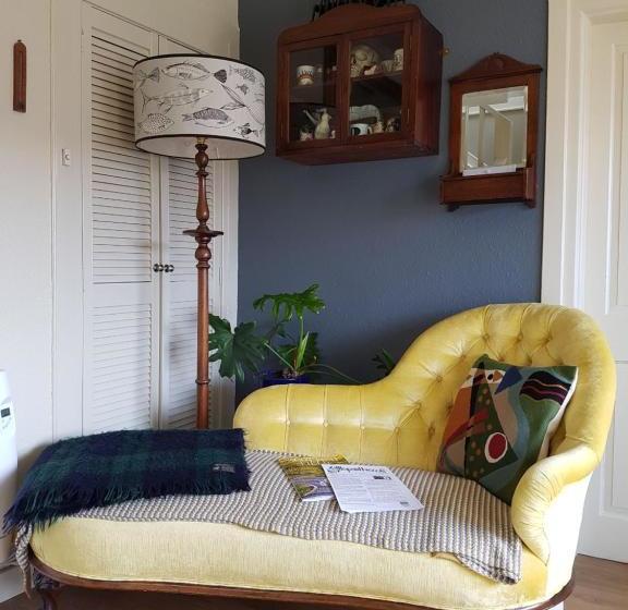 Отель Bungalow 500 Bed And Breakfast