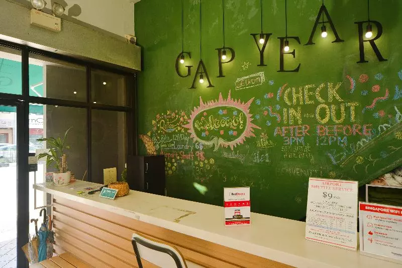 هاستل Gap Year By Reddoorz