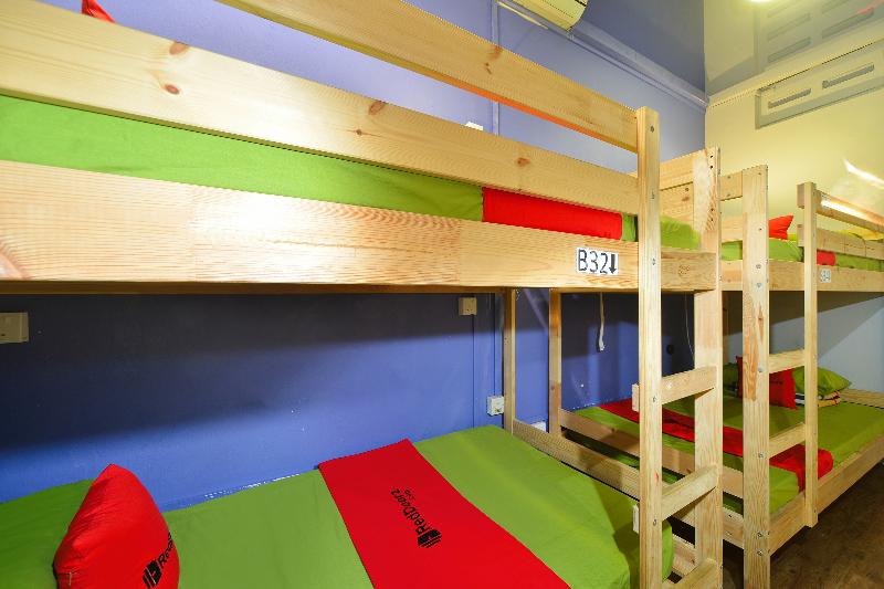 هاستل Gap Year By Reddoorz