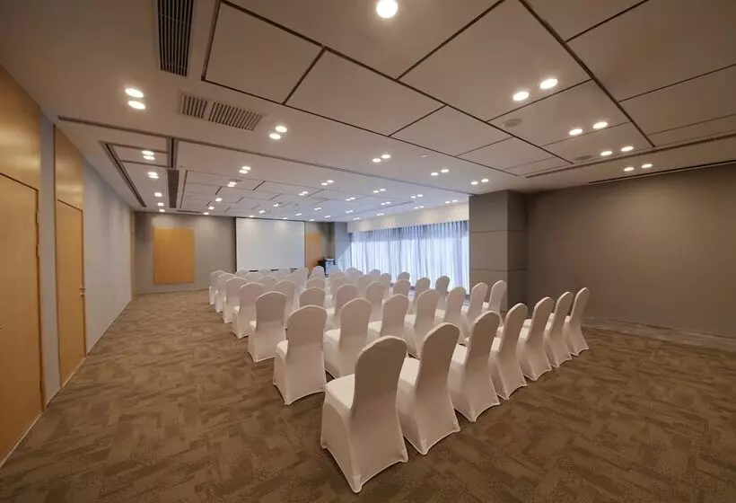 ホテル Holiday Inn Express Zhengzhou Zhengdong, An Ihg