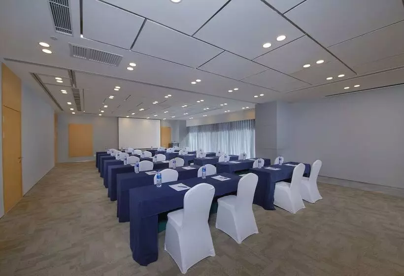 ホテル Holiday Inn Express Zhengzhou Zhengdong, An Ihg