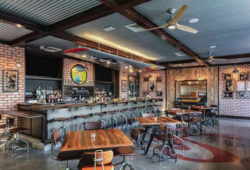 Higgins Hotel, Official Hotel Of The National Wwii Museum, Curio Collection By Hilton