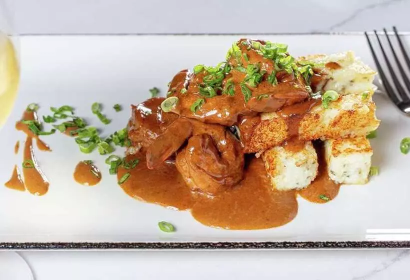 The Higgins Hotel New Orleans, Curio Collection By Hilton