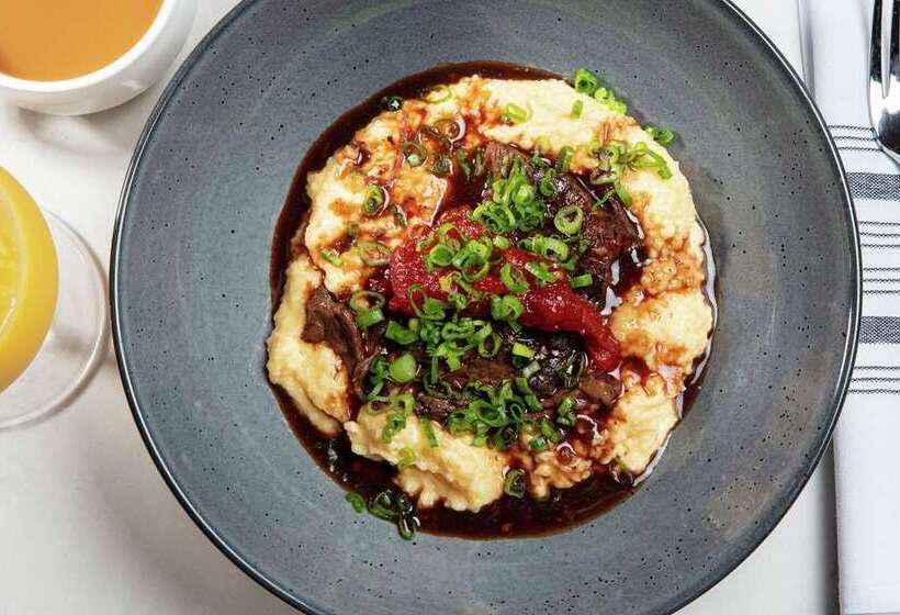 Higgins Hotel, Official Hotel Of The National Wwii Museum, Curio Collection By Hilton