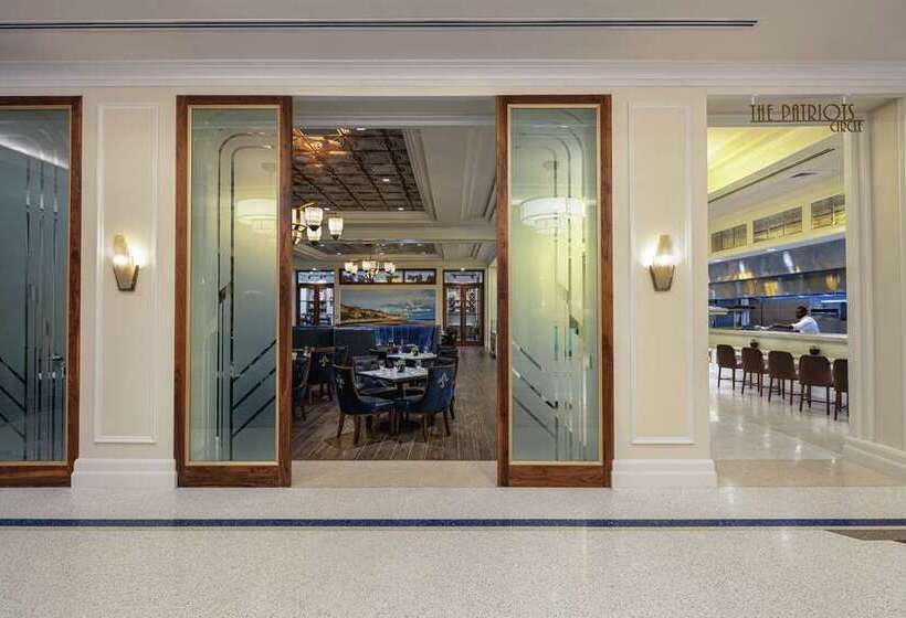 Higgins Hotel, Official Hotel Of The National Wwii Museum, Curio Collection By Hilton