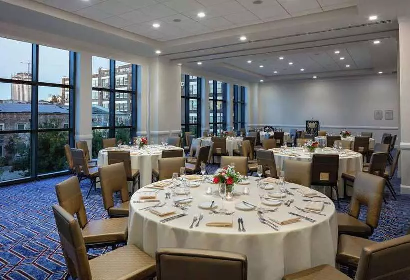 The Higgins Hotel New Orleans, Curio Collection By Hilton