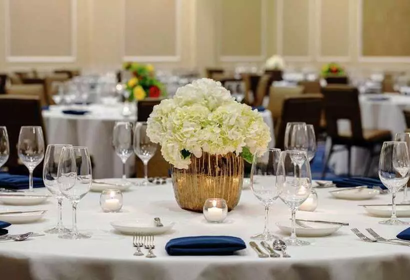 The Higgins Hotel New Orleans, Curio Collection By Hilton