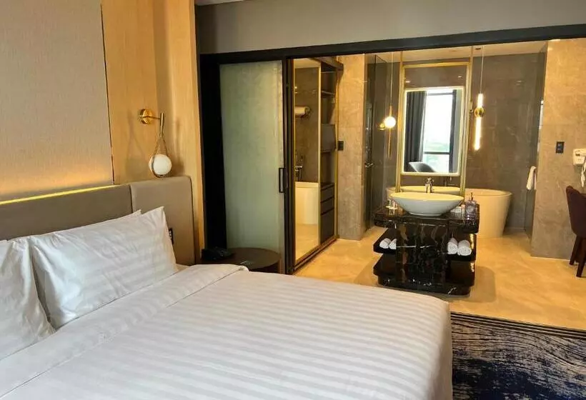 ホテル Best Western Plus Metro Clark