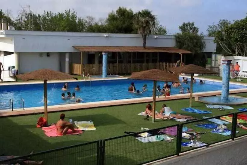 Hotel Las Fallas Camping