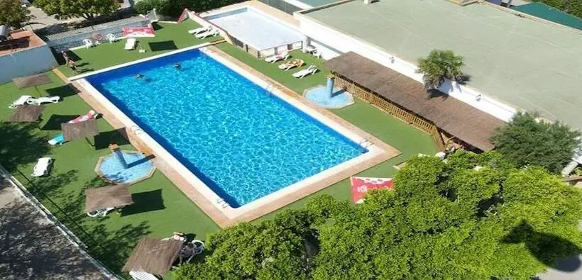 Hotel Las Fallas Camping