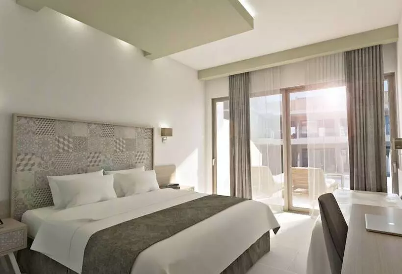 ホテル Vantaris Blue Adults Only