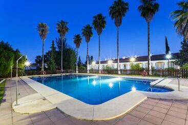 هتل Exe Las Adelfas