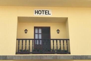 Отель Salldemar