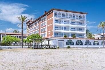 هتل 4r Gran Europe