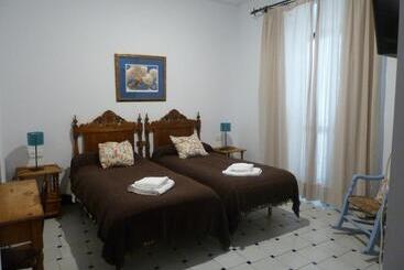 فندق ريفى Entreolivos