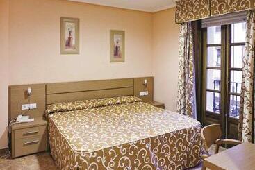 هتل Balneario De La Virgen