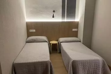 فندق Hostal Uría