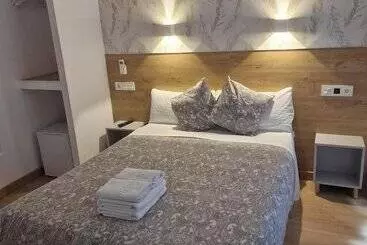 هتل Hostal Comercial