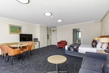 Апарт-отель Comfort Hotel Adelaide Meridien
