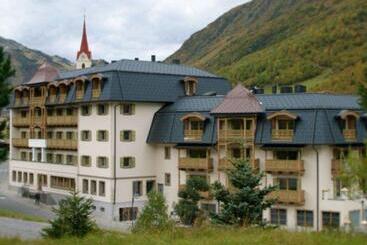 هتل Alpenresort Fluchthorn