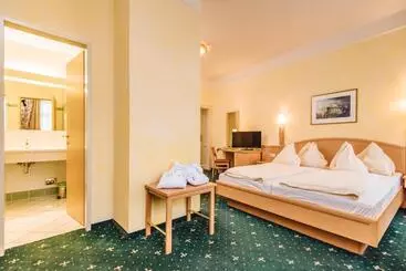 בית מלון כפרי Drei Hasen