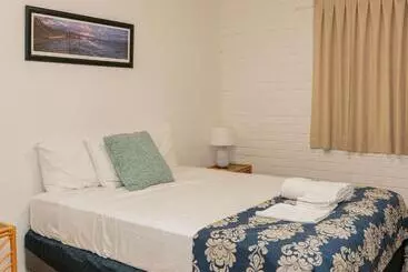 ホテル Trickett Gardens Holiday Inn