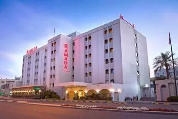 ホテル Ramada By Wyndham Bahrain