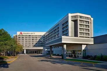 Отель Toronto Airport Marriott