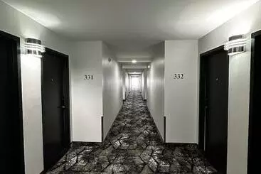 Отель Travelodge By Wyndham Regina