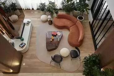 Vogue Hotel Montreal Downtown, Curio Collection By Hilton