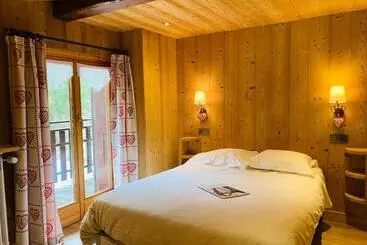 Отель L Arveyron Open House